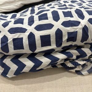 Pottery barn crib sheets (2)